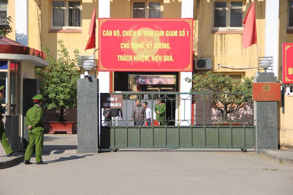 nhung hinh anh xuc dong trong ngay dac xa