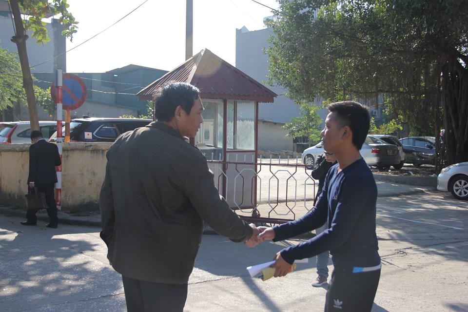 nhung hinh anh xuc dong trong ngay dac xa