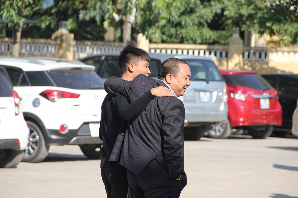 nhung hinh anh xuc dong trong ngay dac xa