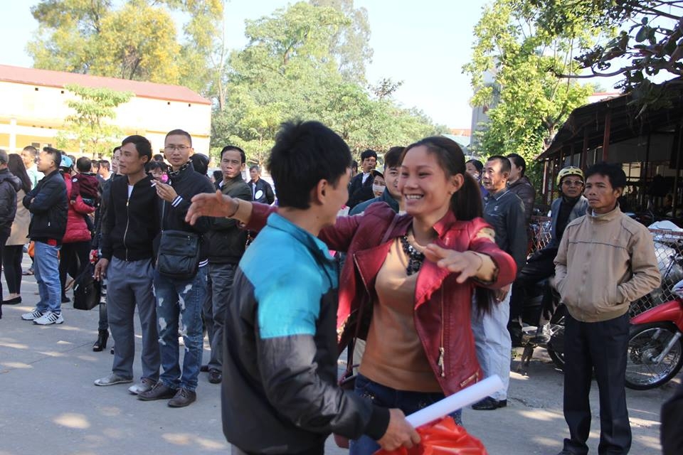 nhung hinh anh xuc dong trong ngay dac xa