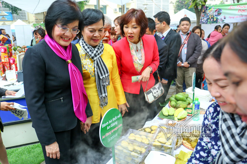 di cho am thuc quoc te cung phu nhan pho thu tuong