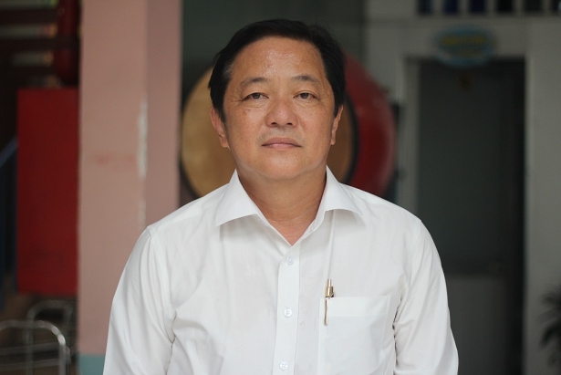 thu 14 trieu dong de lot san go hieu truong truong tieu hoc noi gi