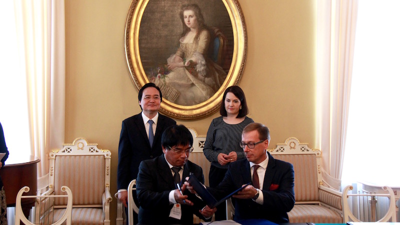 cung nhau voi giao duc bac au