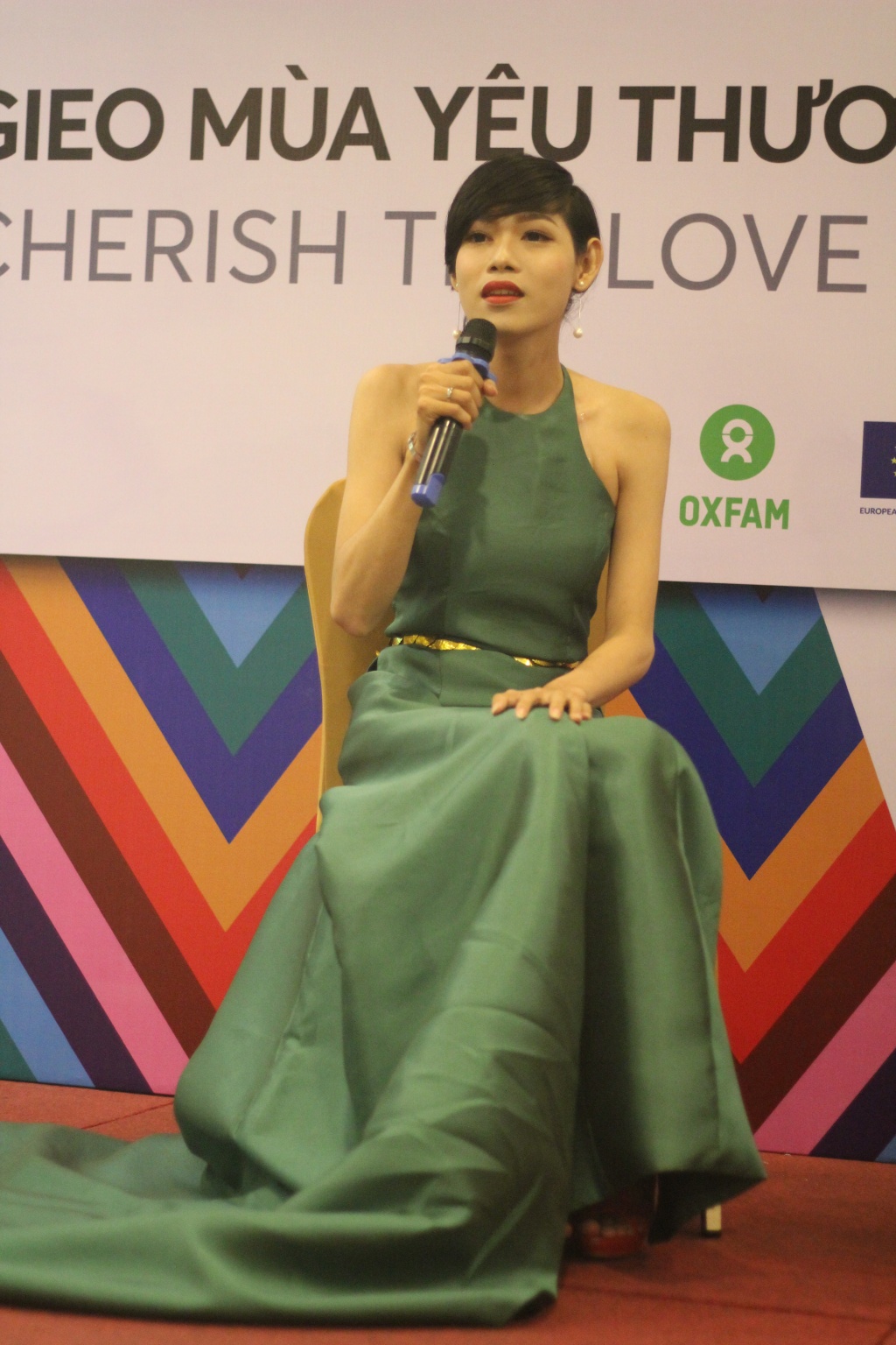 miss prdie 2017 nguoi chuyen gioi phai co ban linh de chung minh voi xa hoi