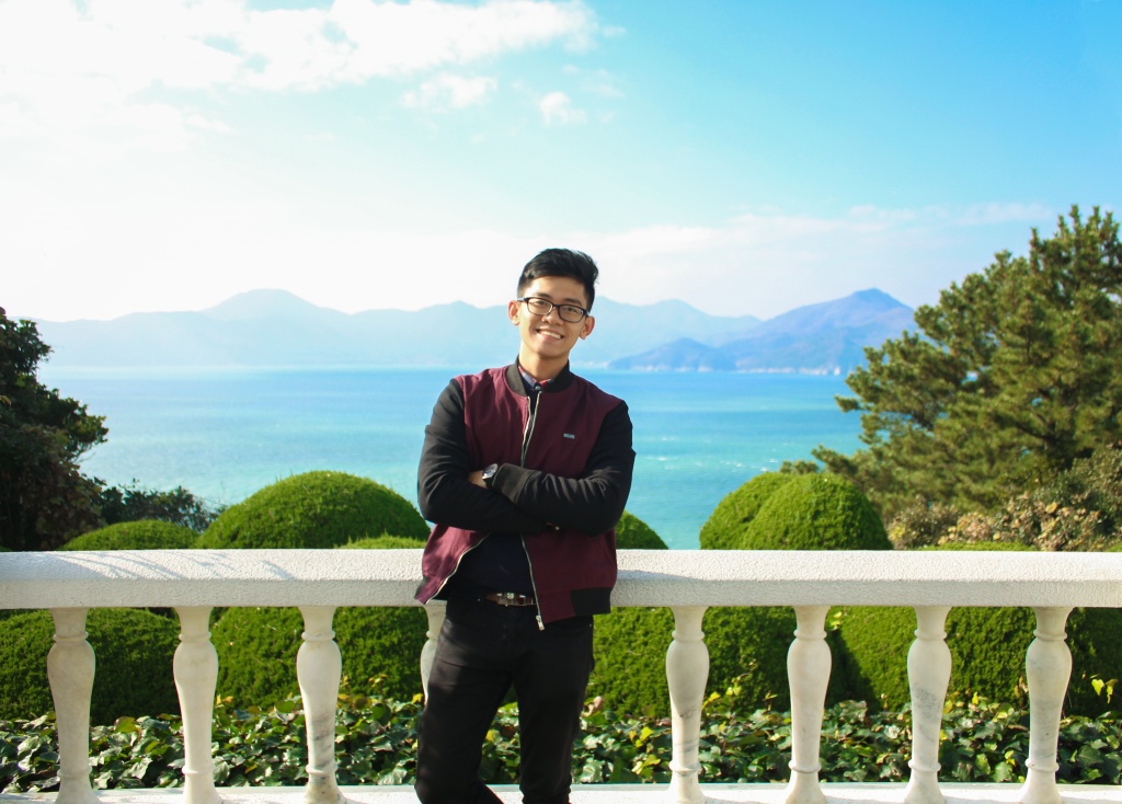 cu nhan quan he quoc te va cau chuyen du lich 120 ngay o 4 quoc gia