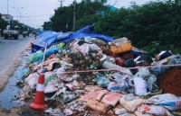 bai rac khong lo gay o nhiem khu dan cu dong duc giua sai gon