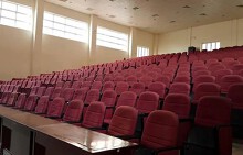 Bài học từ một giảng đường vắng ngắt