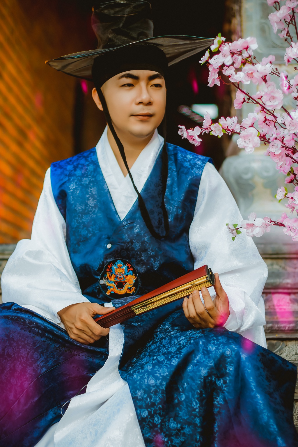 tu bo quan ham thieu uy chang trai quyet tam hoc cao dang nghe thuat