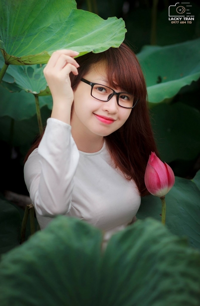 nu giao vien xinh tre nhu hoc sinh cap 2 duoc me chong thuong yeu khien ai cung ghen ti