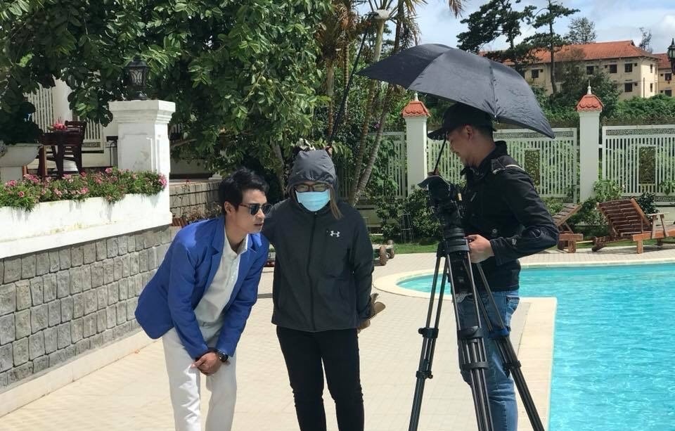 dien vien tre kang pham trai long ve chuyen duoc dong phim vi la nguoi yeu dao dien