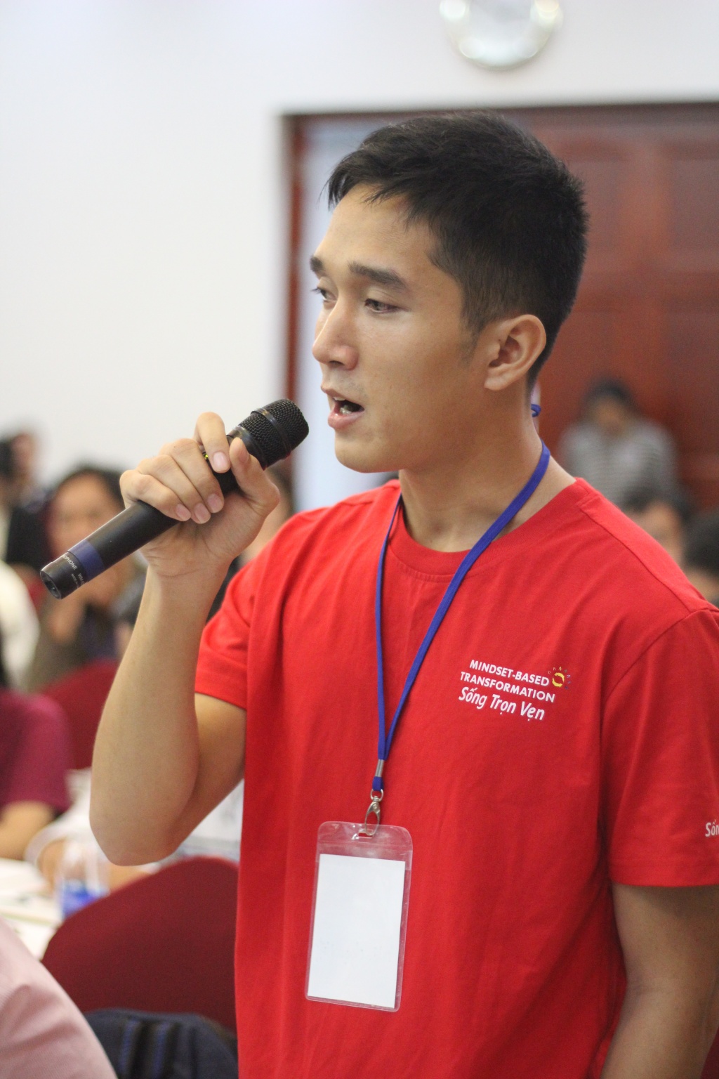 nu sinh bi nhieu truong tu choi vi cam diec bam sinh