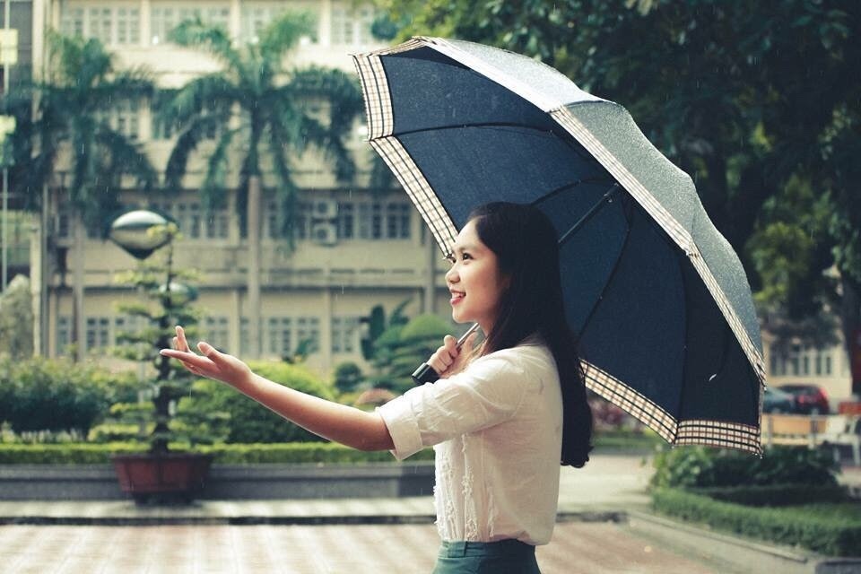 nu sinh xinh dep trai long ve khoi gia tai cac cong viec lam them