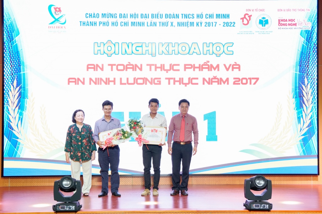 sinh vien hutech gianh giai nhat ve an toan thuc pham va an ninh luong thuc