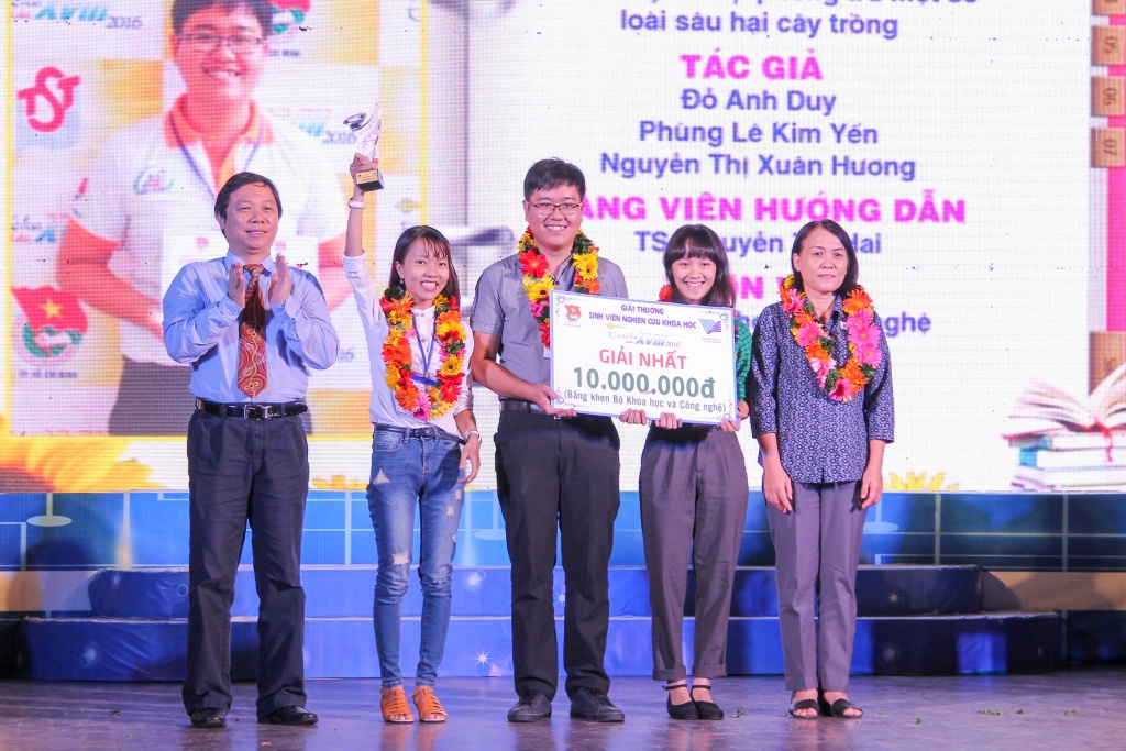 sinh vien hutech gianh giai nhat ve an toan thuc pham va an ninh luong thuc