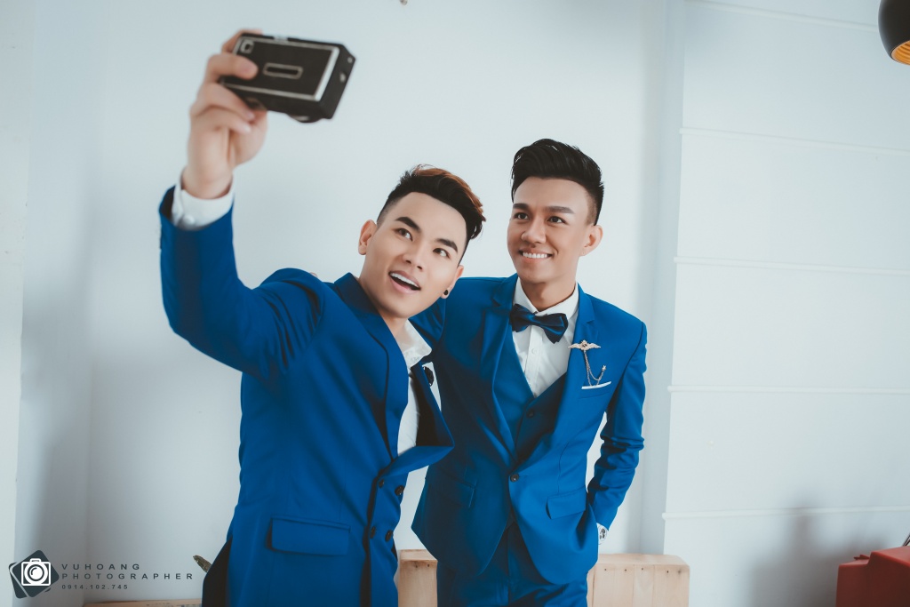 quen nhau 6 nam nho ung dung chat cap doi dong tinh dien trai khien nhieu nguoi ghen ti