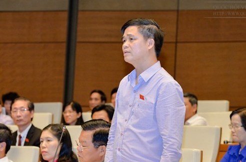 tranh luan tang luong cho giao vien sau vu co giao mam non luong huu 13 trieu