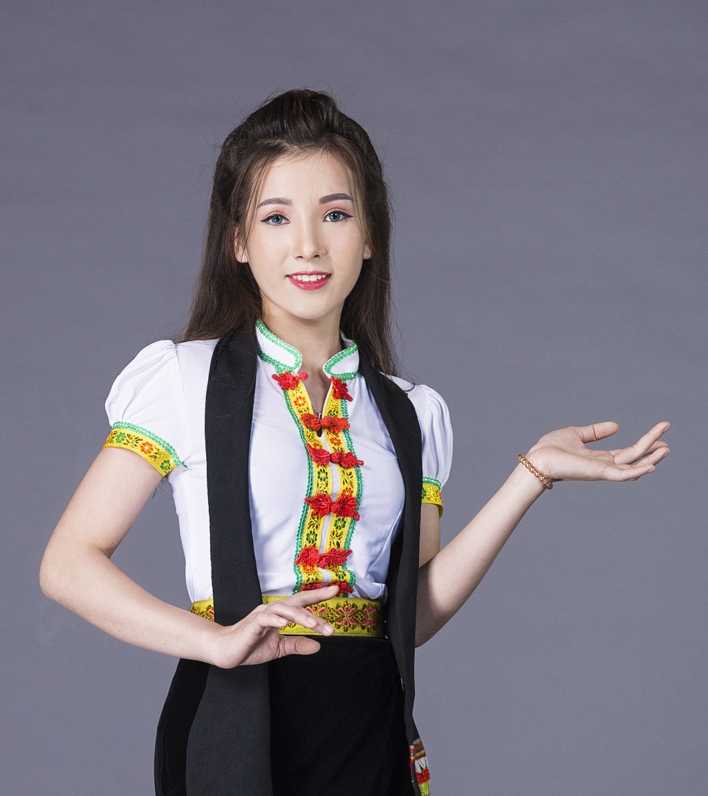 nu sinh truong y bi che mat luon va man lot xac qua ngoan muc