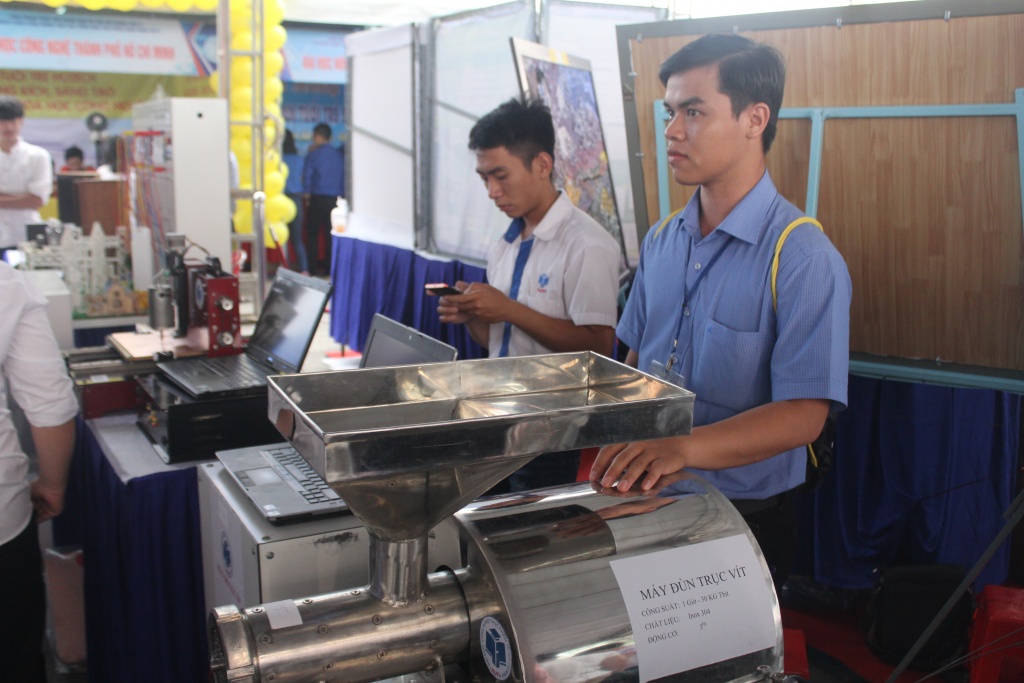 Khai mạc Liên hoan Tuổi trẻ sáng tạo TP HCM khai mac lien hoan tuoi tre sang tao tphcm