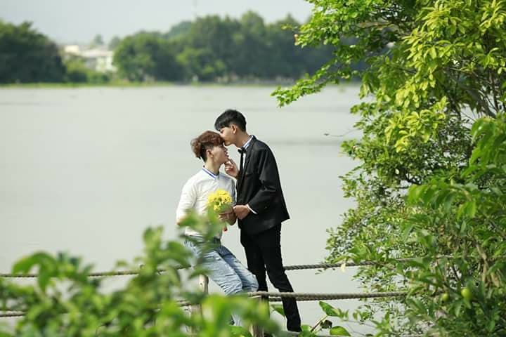 cap dong tinh nam nha ngheo sau khi cuoi xong cung co luc vo chong toi nhin doi di lam