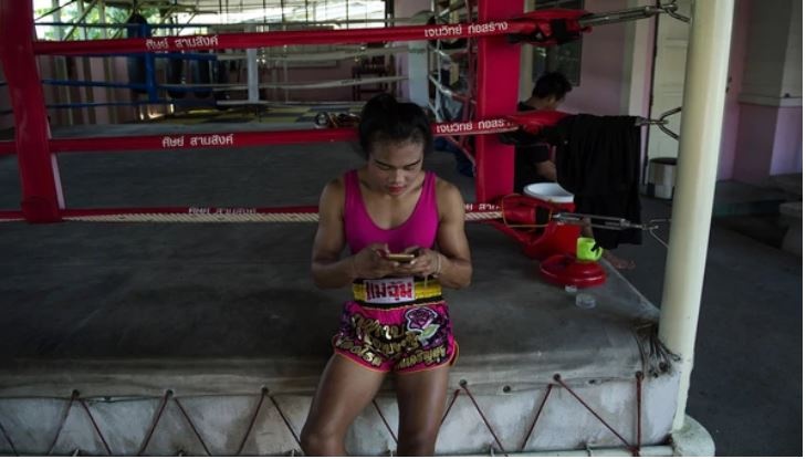 nu vo si chuyen gioi thai lan dau tien thach dau nha vo dich nam nguoi phap