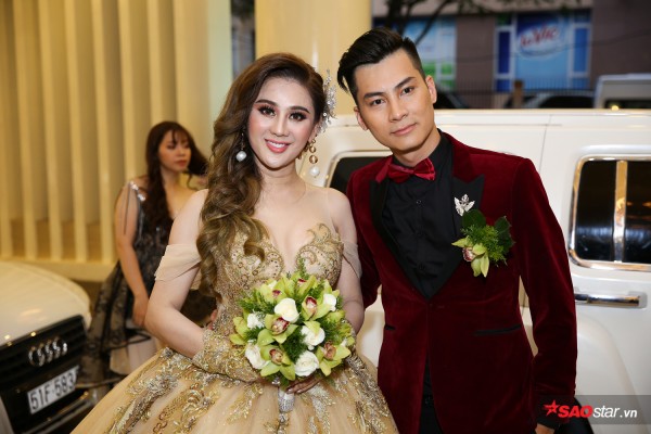 can canh khong gian tiec cuoi hon 1 ty dong cua lam khanh chi ben ong xa kem 8 tuoi