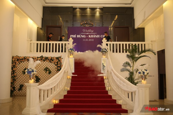 can canh khong gian tiec cuoi hon 1 ty dong cua lam khanh chi ben ong xa kem 8 tuoi