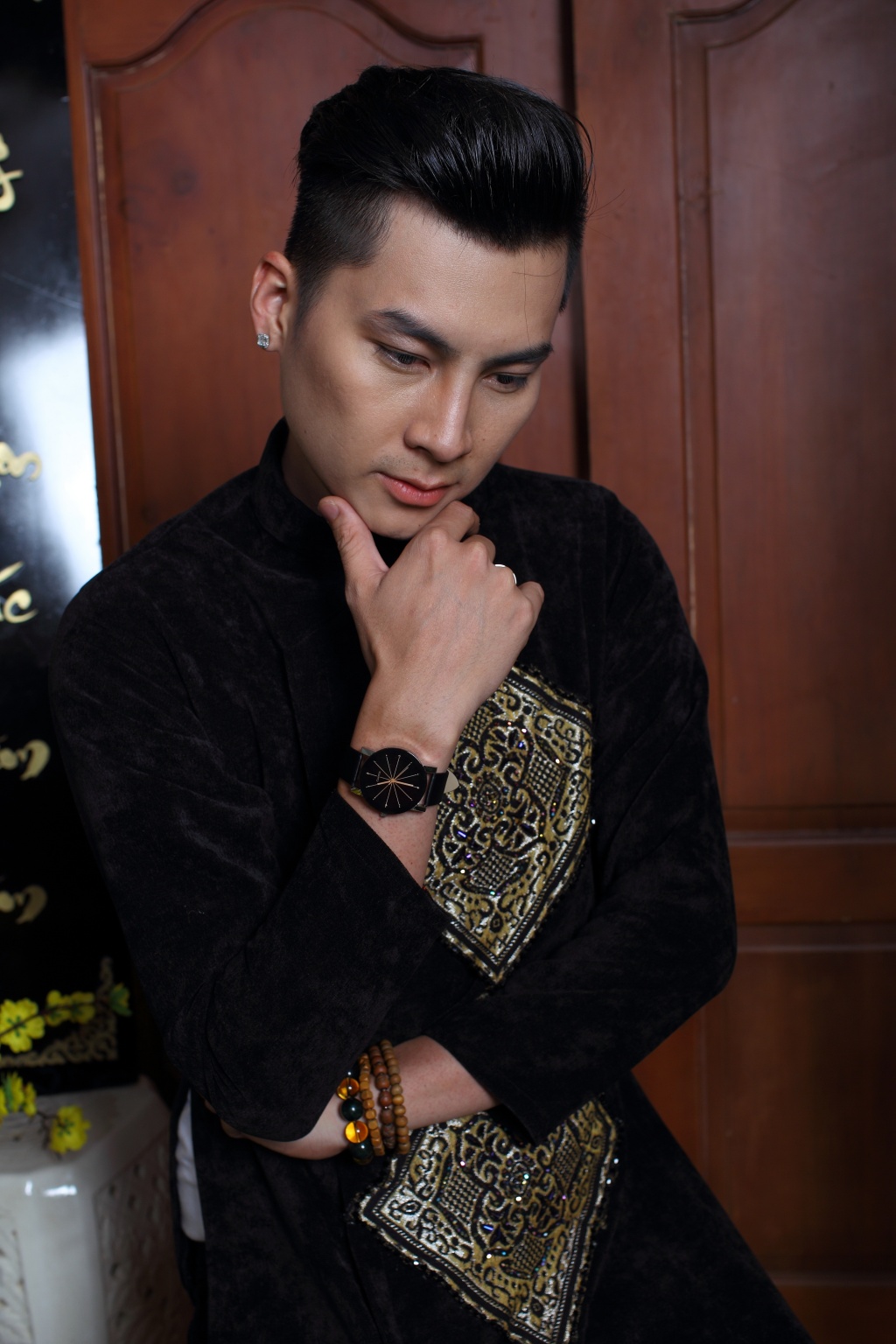 lam khanh chi dep e ap ben chong dien trai trong bo anh moi
