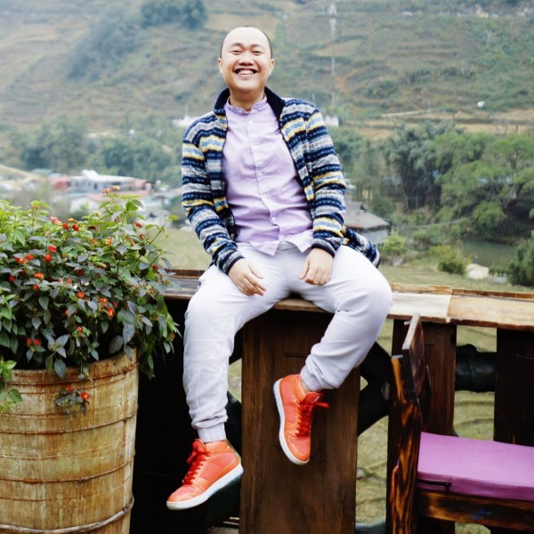 giam doc tre dong tinh cuoc doi nay chi co 1 lan tai sao khong song la chinh minh