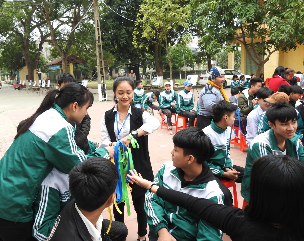 hoc sinh lgbtq chiu hau qua nang ne ve tam ly trong moi truong hoc duong
