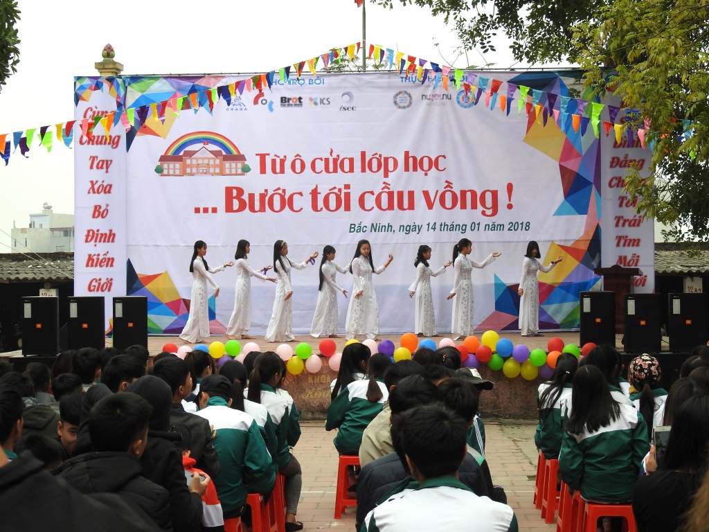 hoc sinh lgbtq chiu hau qua nang ne ve tam ly trong moi truong hoc duong