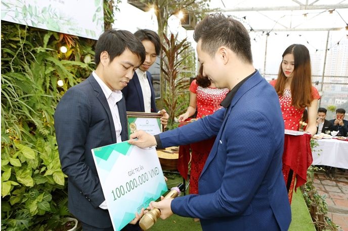 dot nhap van phong ca tinh nhat viet nam trong bua tiec tat nien quy tu dan ceo khung