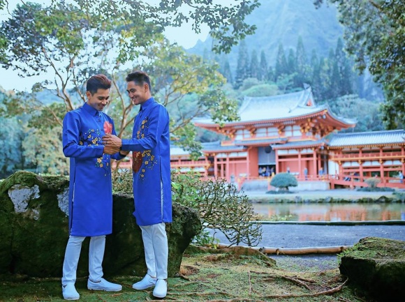 Hồ Vĩnh Khoa và bạn đời đồng giới diện áo dài đôi, chuẩn bị đón Tết ho vinh khoa va ban doi dong gioi dien ao dai doi chuan bi don tet