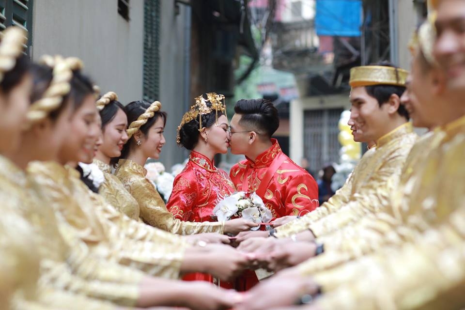 chuyen tinh 7 nam voi hanh phuc ngot ngao cua cap doi gay bao mxh sau le an hoi sieu sang