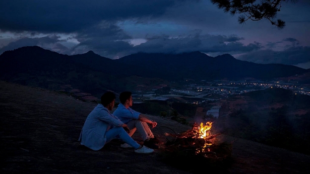 bo anh rat tinh cua cap dong tinh dien trai phai long ngay tu cai nhin dau tien