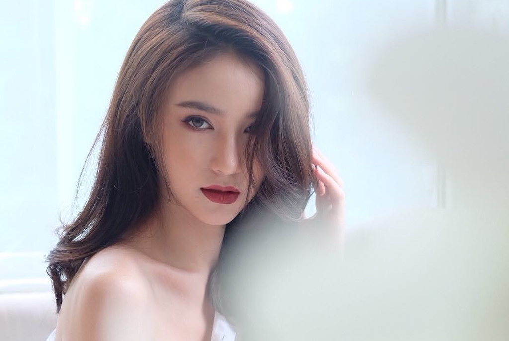nhan sac xinh dep cua nu hoang chuyen gioi thai lan sau gan 2 nam