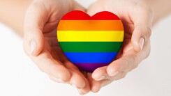 Làm thế nào để nói với ba mẹ bạn là người đồng tính