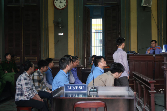 xu bang bao ke tran lot nguoi ban dam 77861