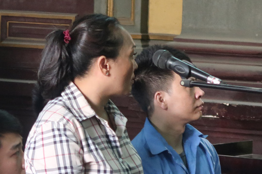 xu bang bao ke tran lot nguoi ban dam 77861
