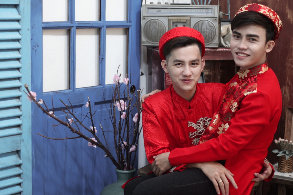 cap dong tinh hotface chi se ky niem don tet cung nhau suot 5 nam yeu
