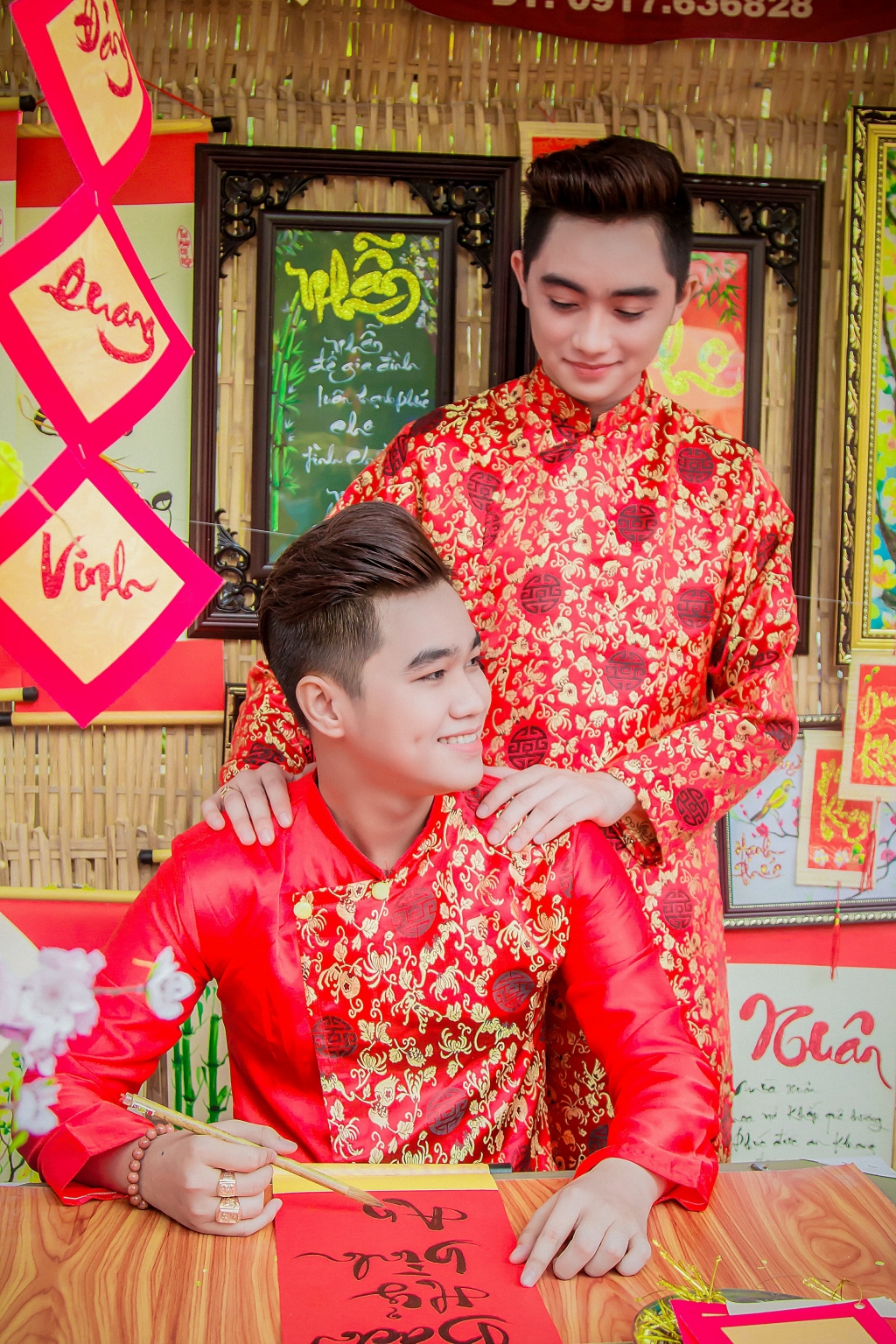cap dong tinh don tet yeu xa tui minh moi nam don tet mot nha de can bang hoa khi 2 ben gia dinh