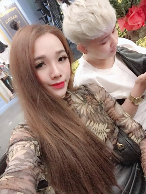 cam phuc cau chuyen tinh yeu cua cap doi dong tinh nu mat hon 2 nam de vuot qua dinh kien tu gia dinh