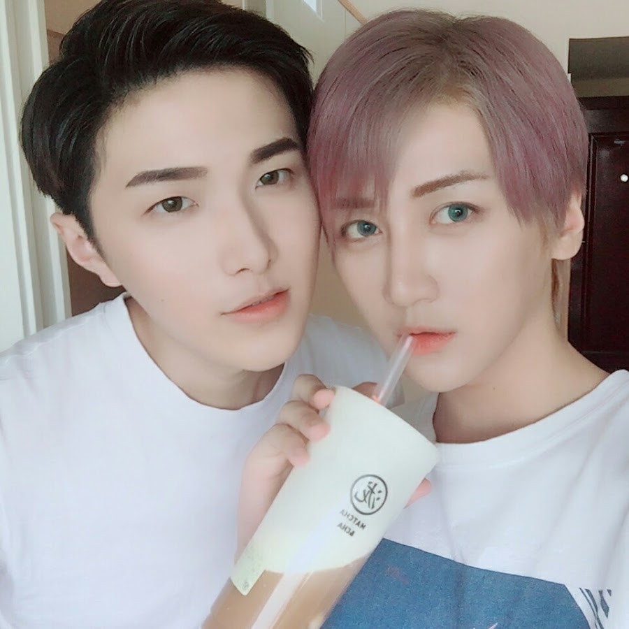 phat hon voi loat anh ngot ngao cua cap my nam dong tinh noi tieng mang xa hoi