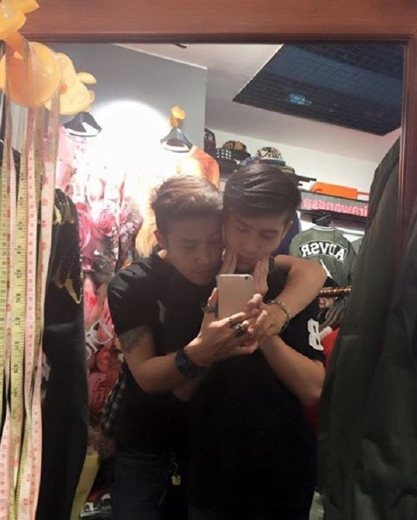 cap doi dong tinh dang yeu nhat thai lan khien ca the gioi tan chay vi su ngot ngao