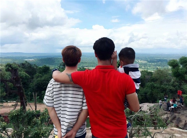 cap doi dong tinh dang yeu nhat thai lan khien ca the gioi tan chay vi su ngot ngao
