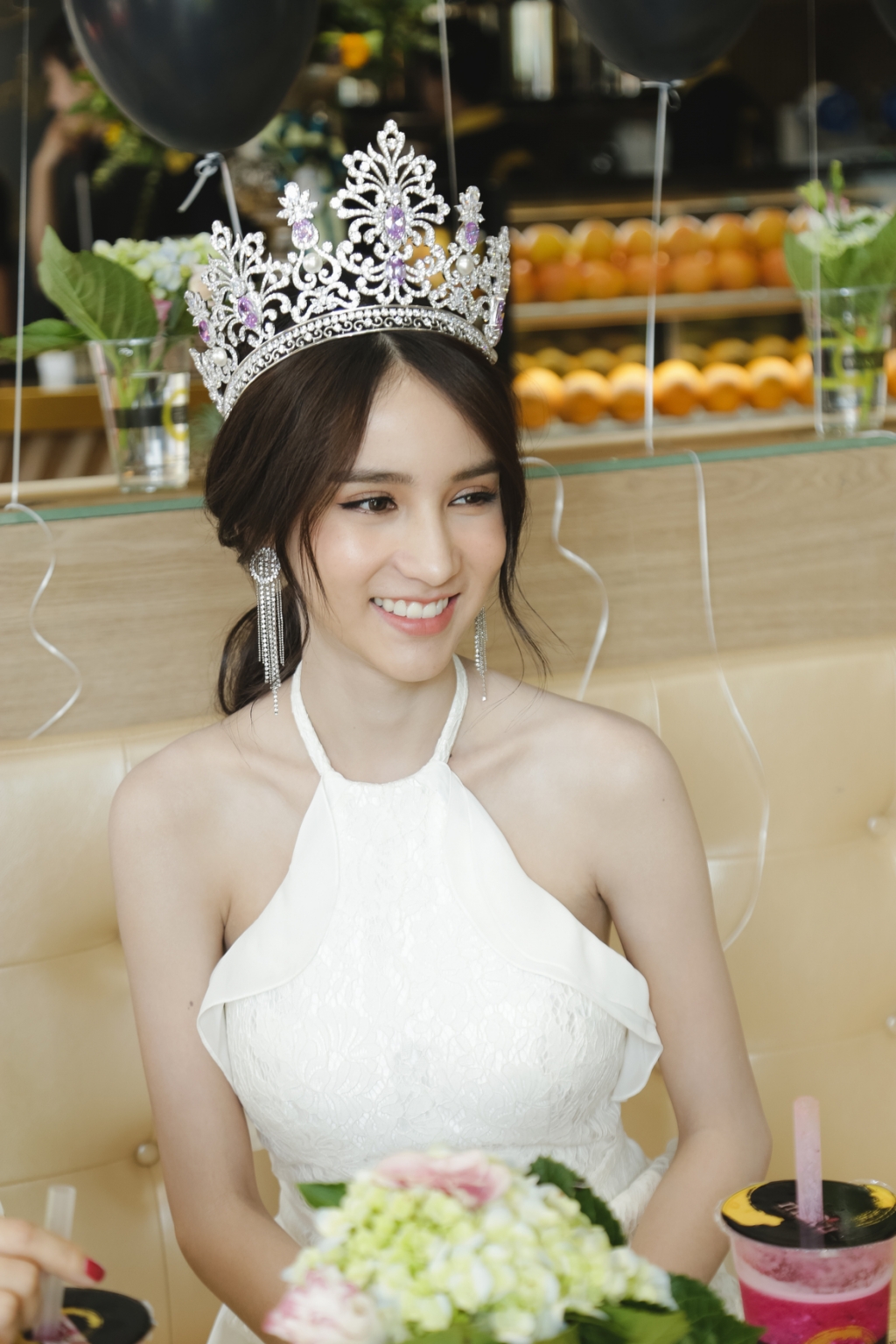 hai cuc nhan sac doi lap cua cac thi sinh huong giang co nam trong top 3 miss international queen