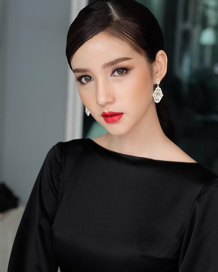hai cuc nhan sac doi lap cua cac thi sinh huong giang co nam trong top 3 miss international queen