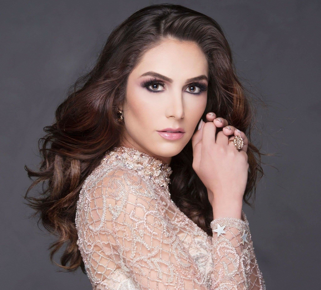 hai cuc nhan sac doi lap cua cac thi sinh huong giang co nam trong top 3 miss international queen
