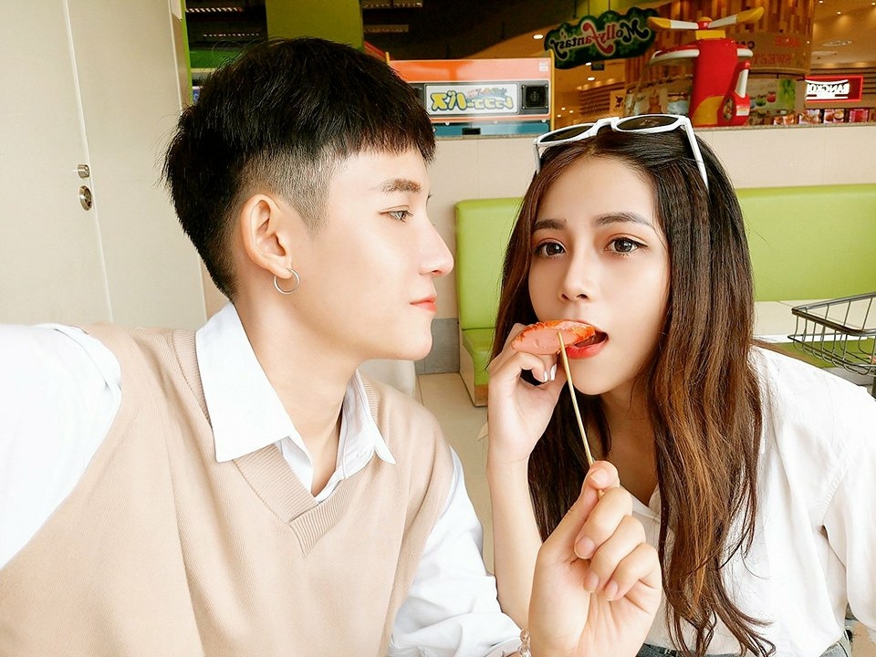 day co le la cap dong tinh nu viet hot nhat mang xa hoi khien ai nhin cung phat hon