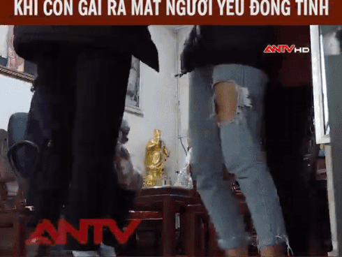 bi lo clip rieng tu hai co gai quyet dinh cong khai chuyen yeu dong tinh voi gia dinh va cai ket day nuoc mat