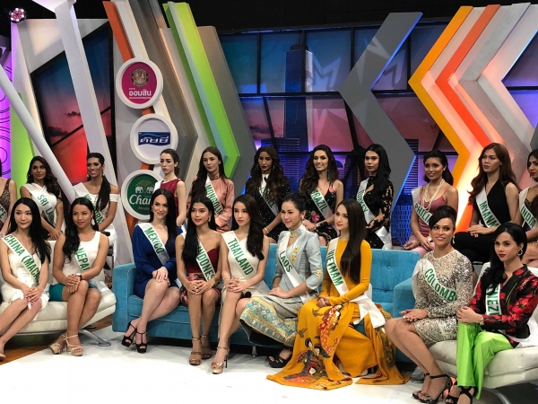Hương Giang Idol đẹp rực rỡ, diện áo dài nổi bật phỏng vấn cho đài truyền hình Thái Lan huong giang idol dep ruc ro dien ao dai noi bat phong van cho dai truyen hinh thai lan